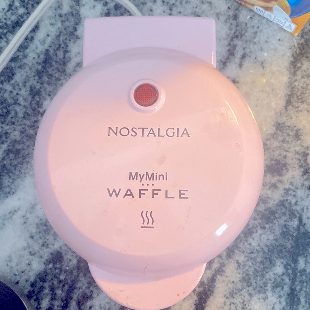 MINI WAFFLE MAKER
